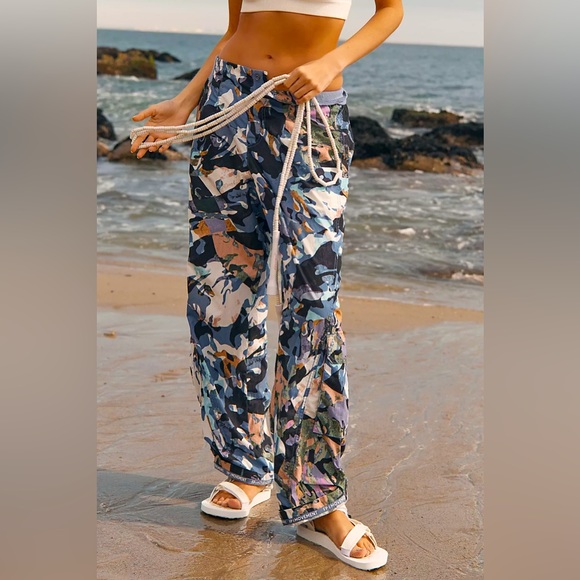 FP MOVEMENT Mesmerize Me Printed Cargo Pants Violet Splendor NWT - Picture 4 of 9